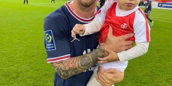 梅西首秀初尝法甲凶悍防守，多数据挂零但仍有惊喜